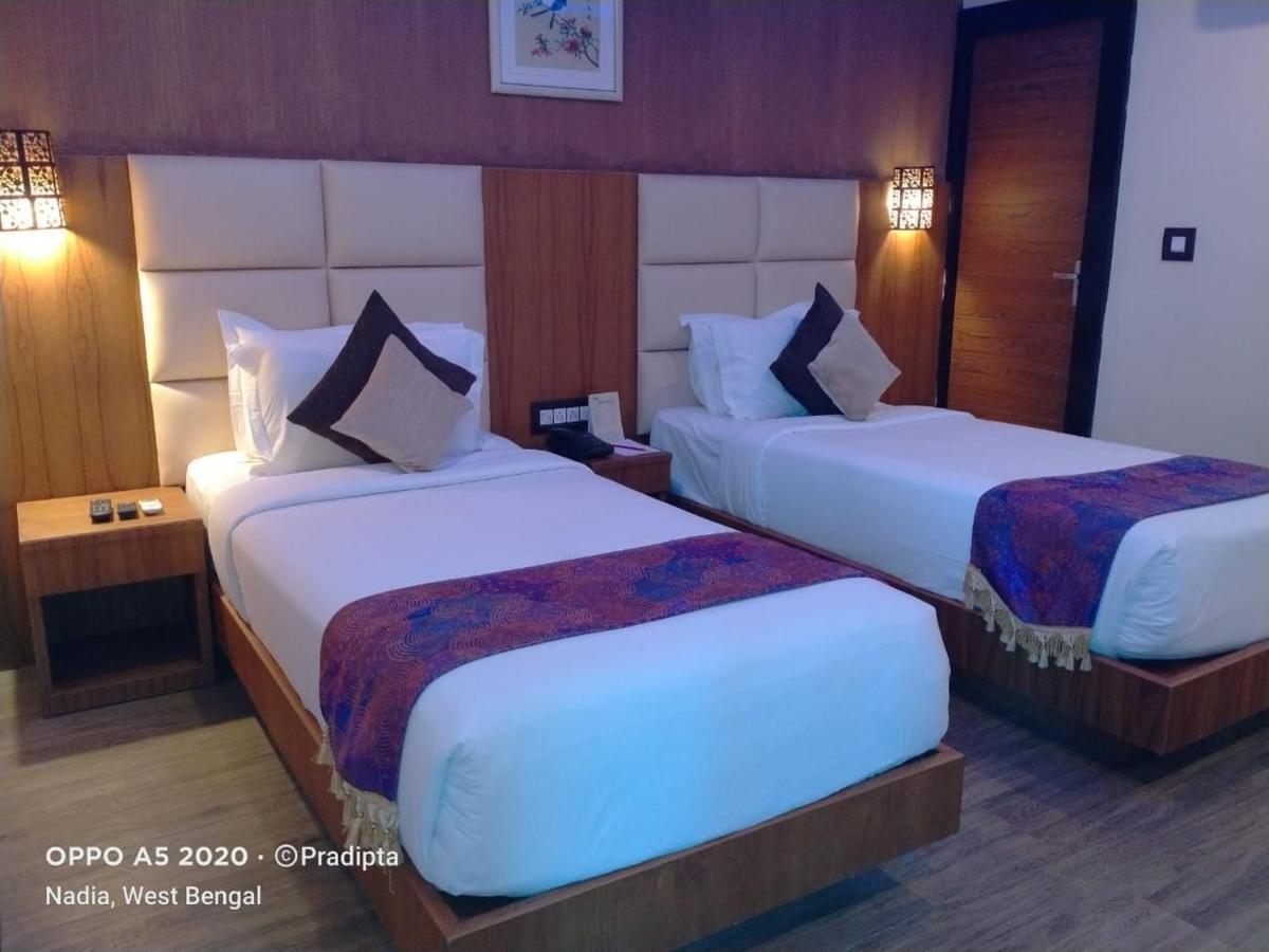 Dolphin Chocolate Inn Chandannagar Eksteriør bilde