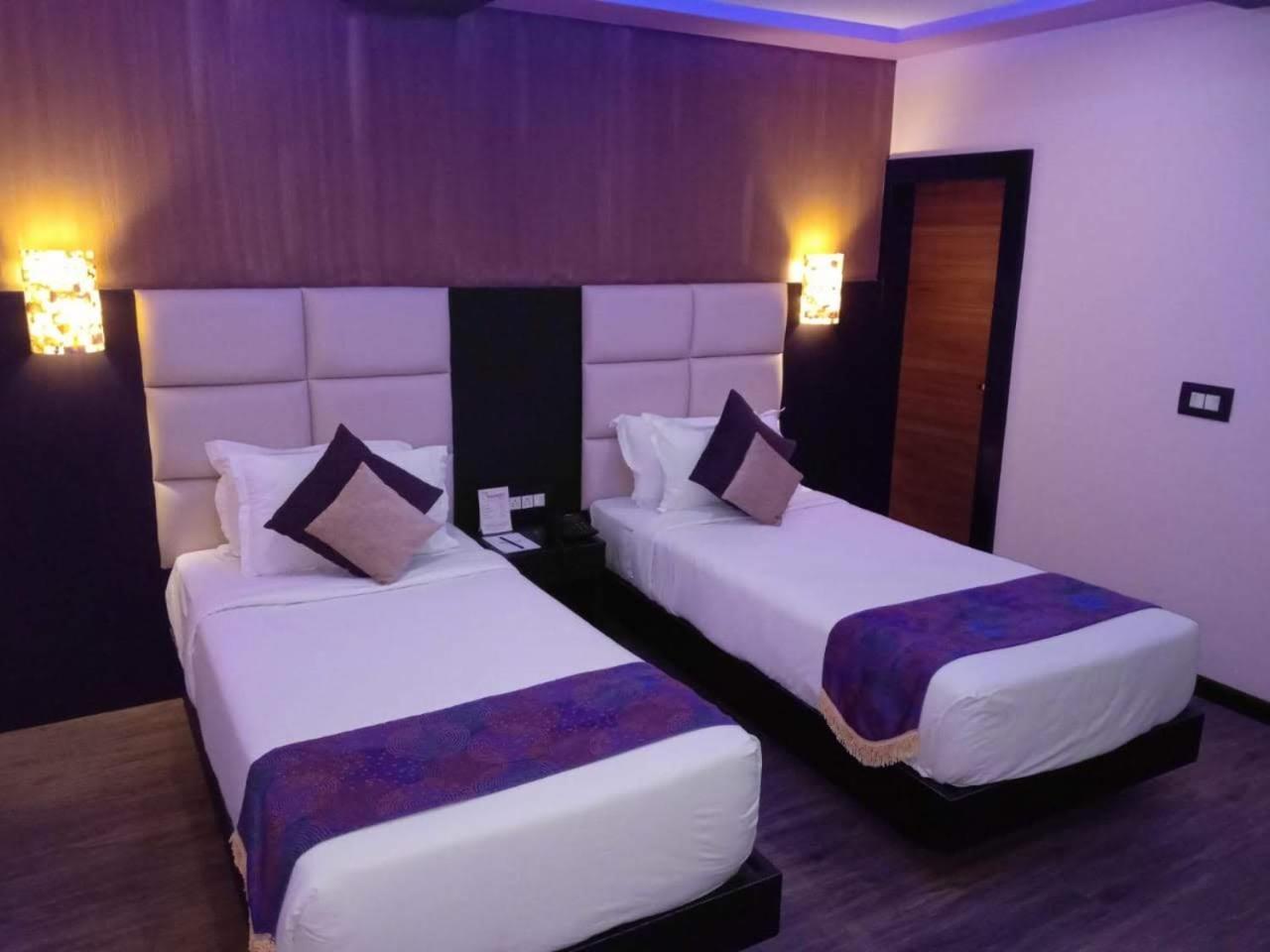 Dolphin Chocolate Inn Chandannagar Eksteriør bilde