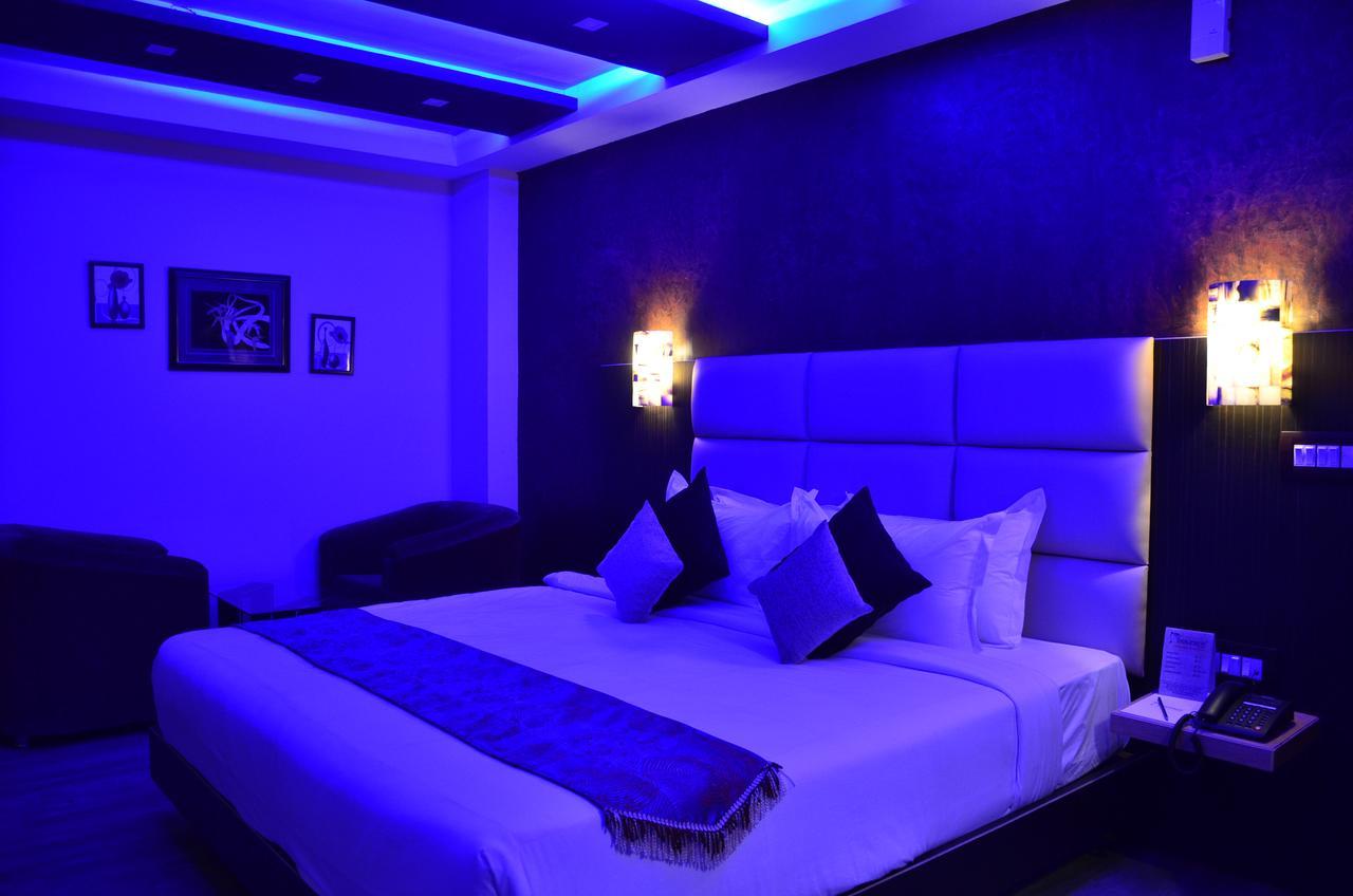 Dolphin Chocolate Inn Chandannagar Eksteriør bilde
