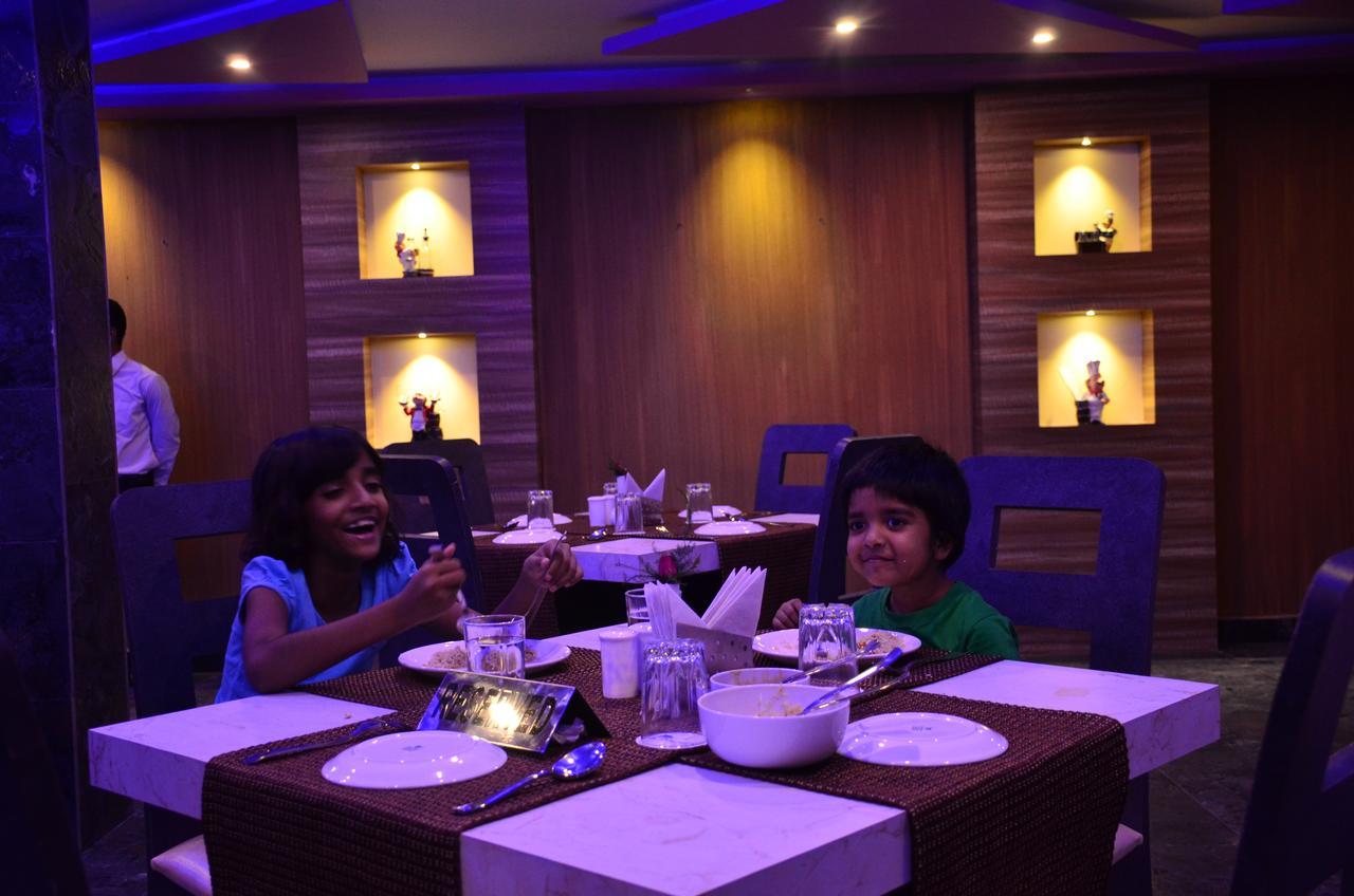 Dolphin Chocolate Inn Chandannagar Eksteriør bilde
